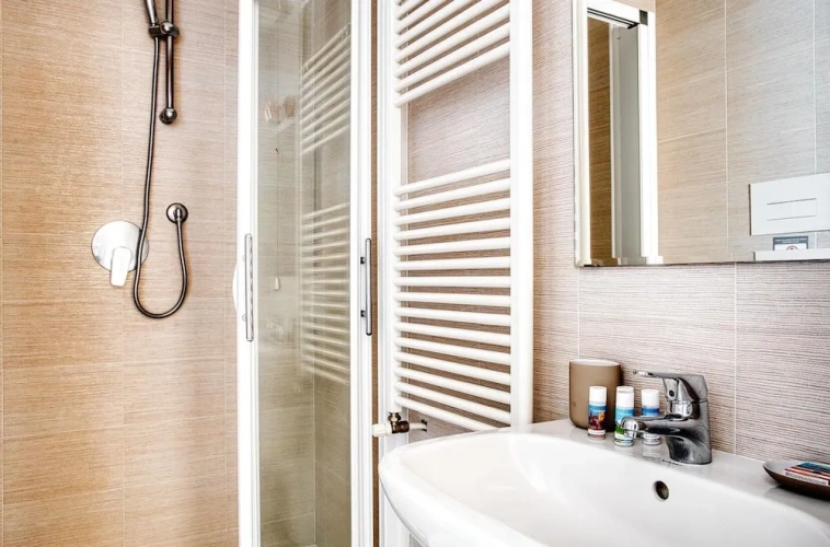 2 Bedrooms Quadruple Apartment