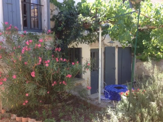 2 Bedrooms Cottage