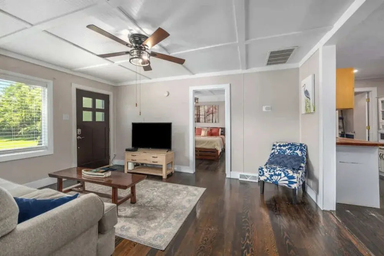 Bluestar Cottage - 2BR with Hot Tub