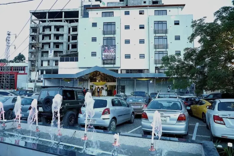 Platinum Hotel