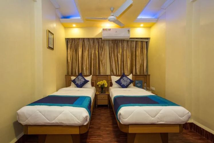 OYO 11499 Hotel Padma Krishna