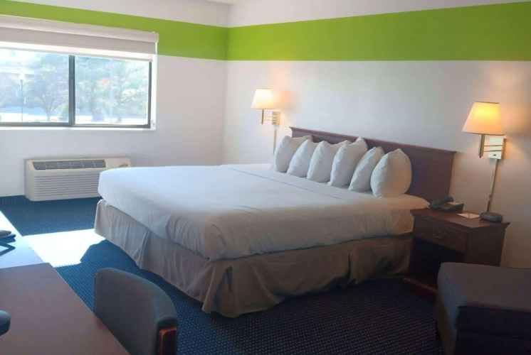 Ramada Limited Mount Sterling