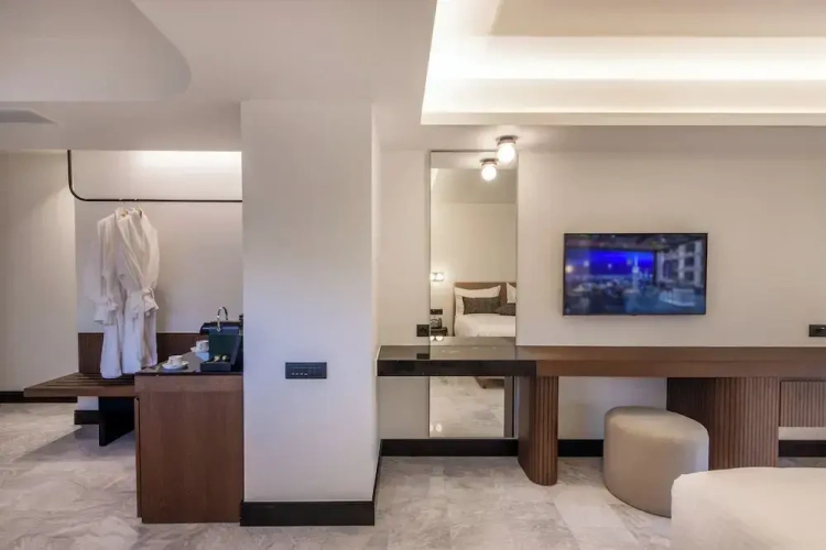 Deluxe Double room with city view