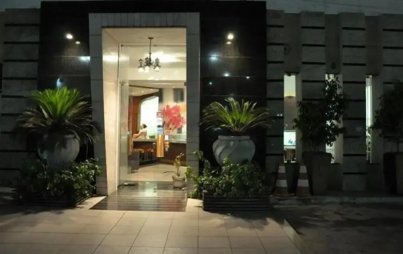 Express Plaza Hotel