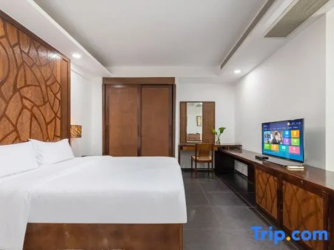 Deluxe Double room with balcony and with city view