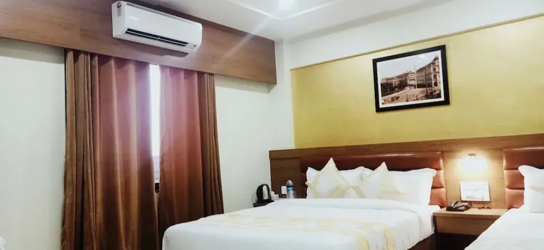 Deluxe Inn