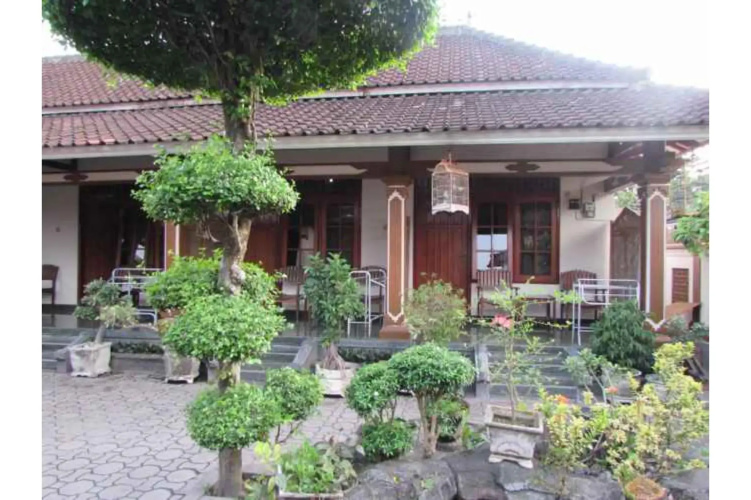 Astri Homestay