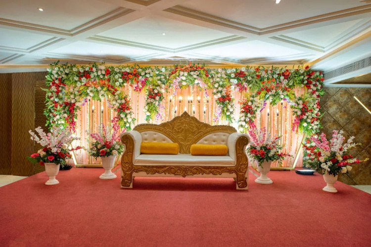 Om Clarks Inn Raebareli