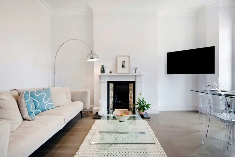 Modern and Bright Highgate Gem