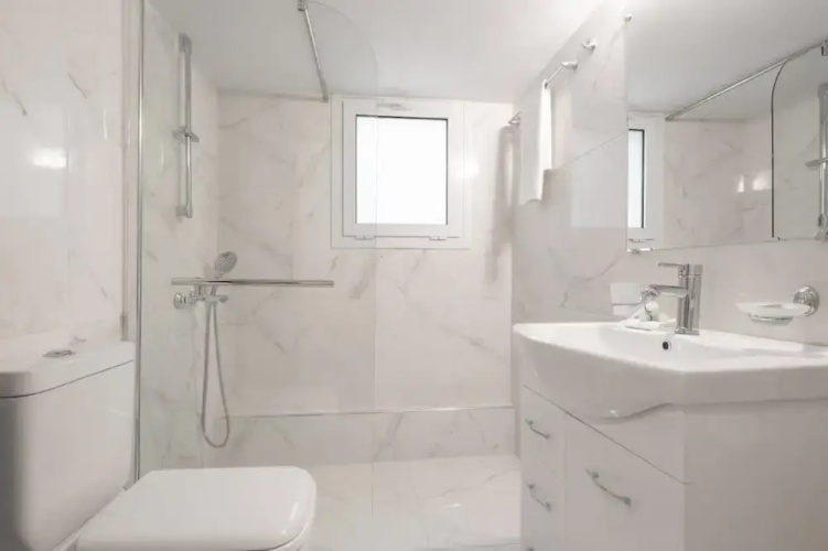 GTD8210 - Acropolis Cozy Apt.