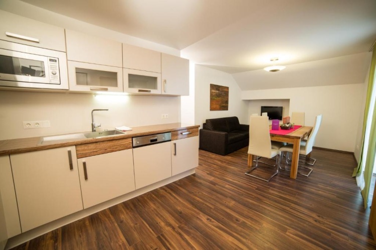 3 Bedrooms Apartment with balcony