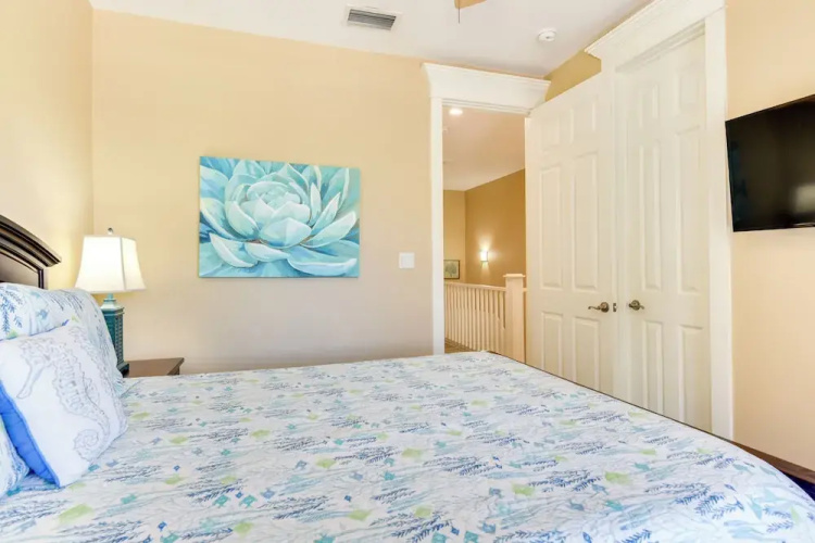 Bright & Modern Townhome: Steps to Miramar Beach!