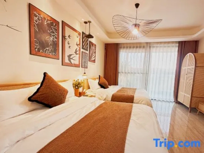 3 Bedrooms Standard Family room