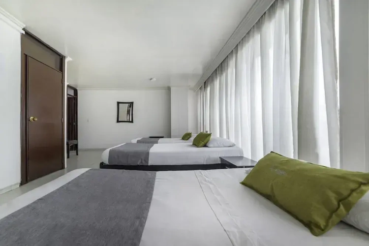Standard Triple room