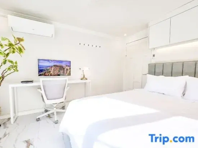 2 Bedrooms Villa