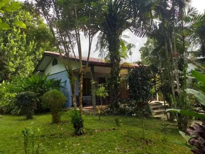 Bungalow with balcony and with view