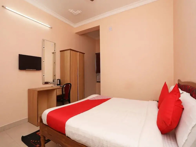 Hotel Sambit International by OYO Rooms