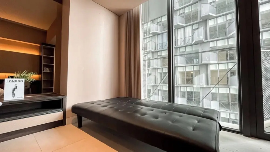 Comfy and Spacious Studio Apartment Carstensz Residence