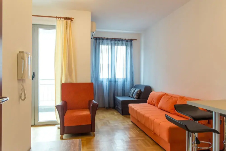 Apartment Bolero