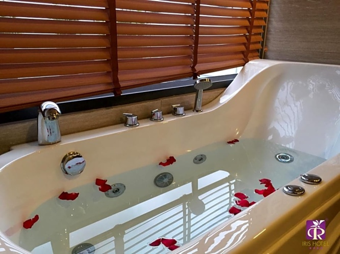 Classic Triple Suite with view
