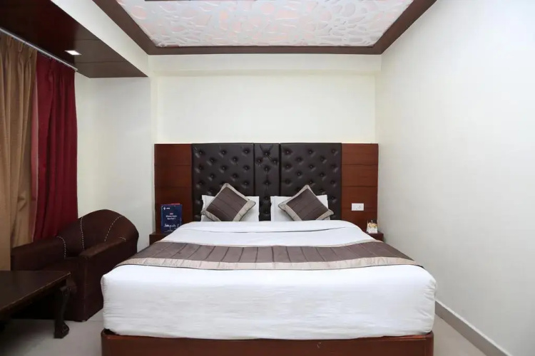 OYO 899 Dwaper Hotel