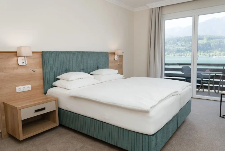 Standard Double room with balcony and with lake view
