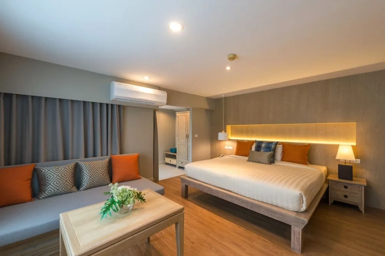 Deluxe room with balcony and with view