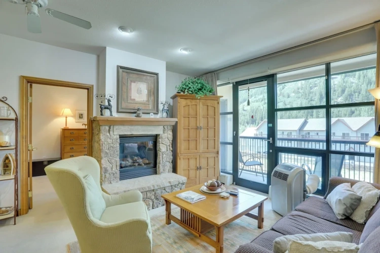 2 Bedrooms Apartment