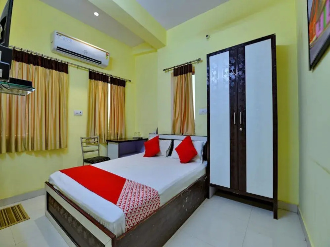 OYO 16992 Primrose Residency