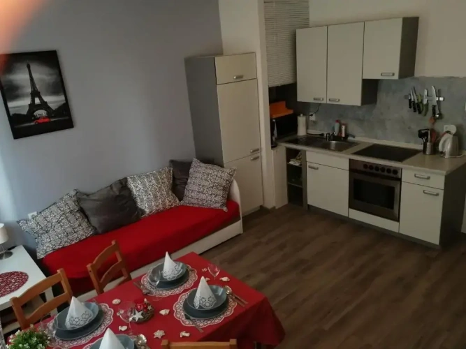 3 Bedrooms Apartment