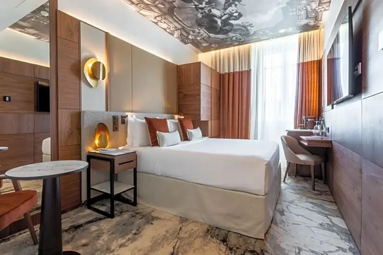 Premium Double room with city view