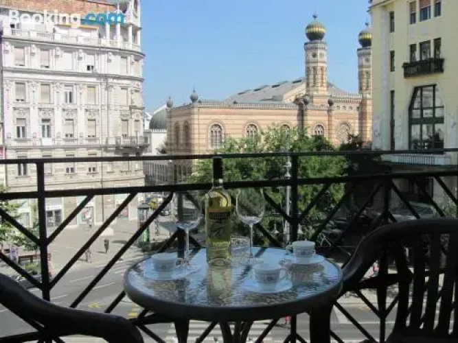 Károly Apartments
