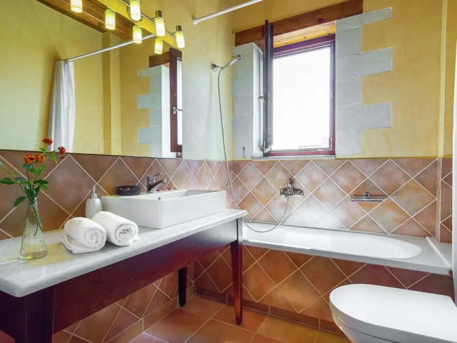 Villa in Kamisiana With Private Pool & Beach