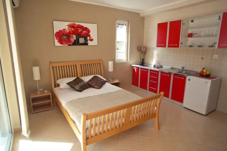 1 Bedroom Suite with balcony and with sea view