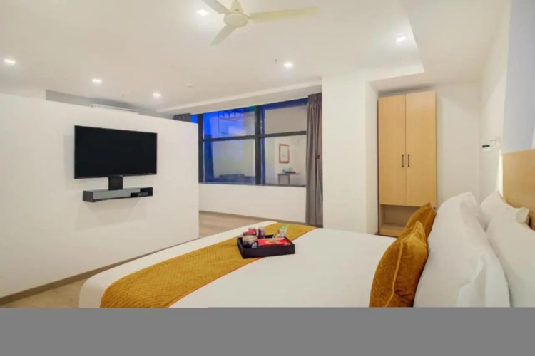 FabHotel Alpha Center