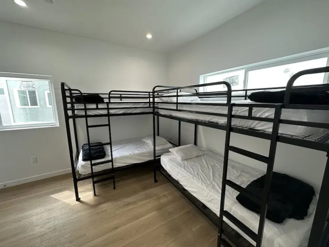 RoamHub Residences