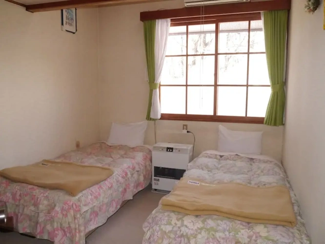 Standard Twin room with mountain view