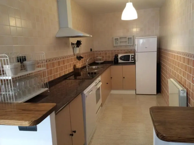 5 Bedrooms Cottage