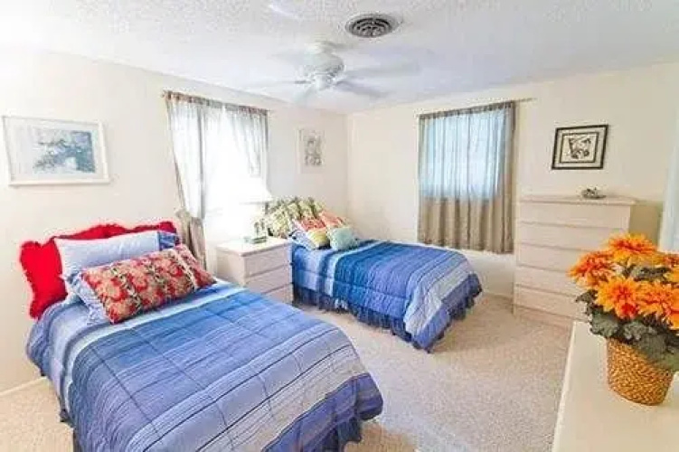 Venice Nantucket 2 Br Home by RedAwning