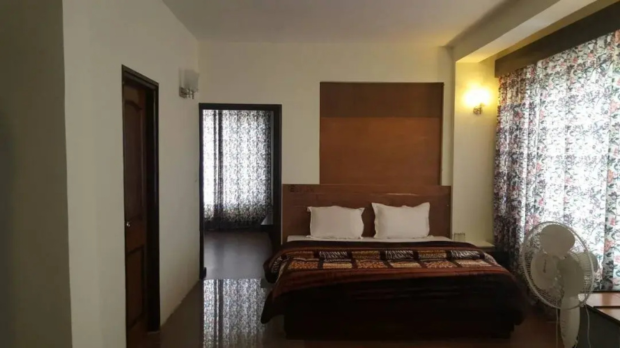 OYO 10109 Hotel River Regency