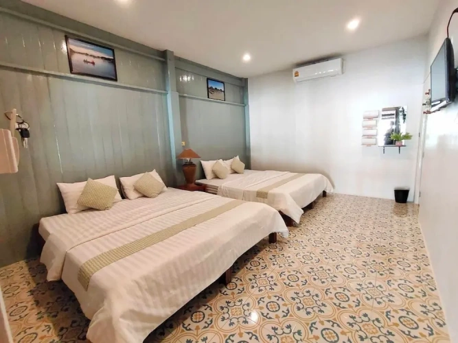 Standard Quadruple Family room
