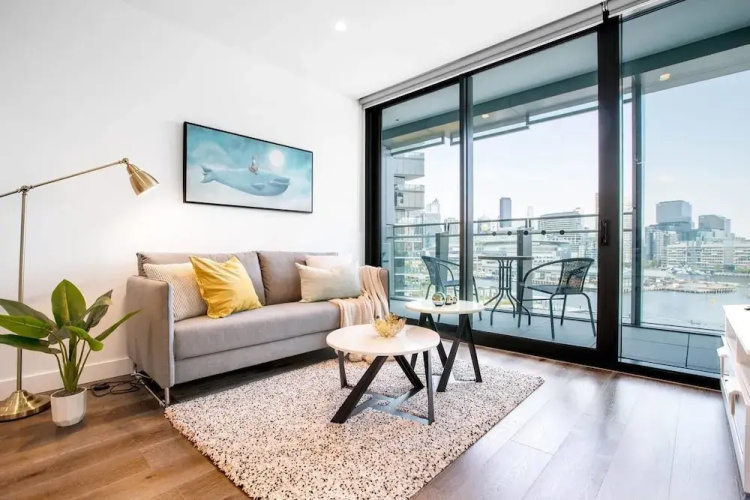 87 Docklands 2BD 2BTH Waterside with Carpark