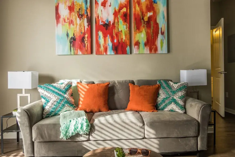Baymeadows 2 BR Apt by Frontdesk