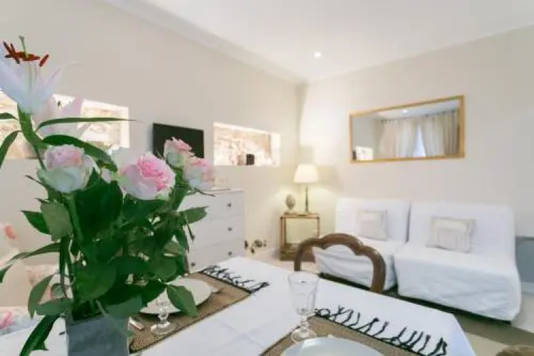 Quartier Latin Apartments