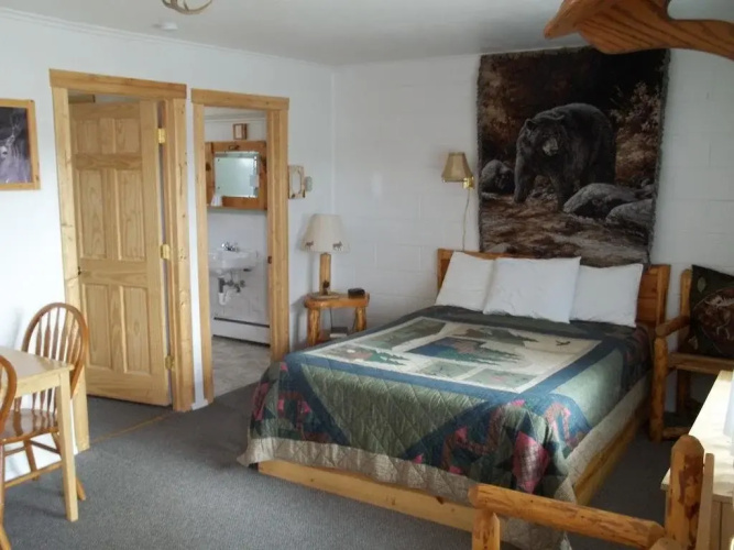 Budget Host Elk Antler Inn