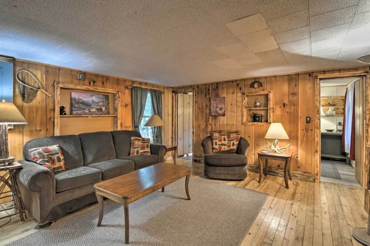 Rustic Frederic Cabin Near Cross-country Skiing!