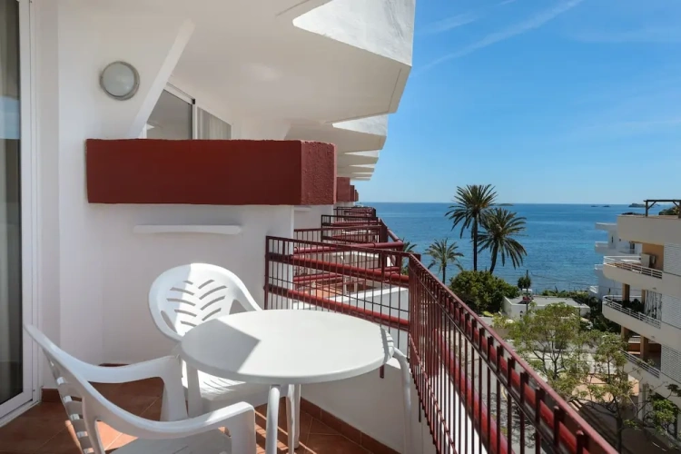 1 Bedroom Apartment with balcony and with partial sea view