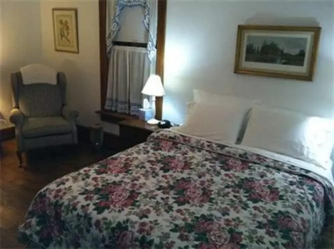 The Willow Tree Inn