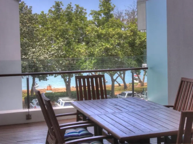 3 Bedrooms Apartment