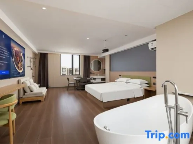 Deluxe Double Attic room with balcony